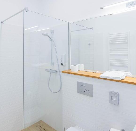 スタンダードルーム, Urban