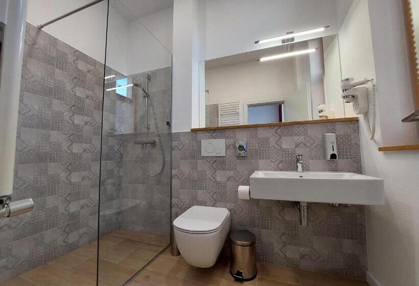 スーペリアールーム, Urban