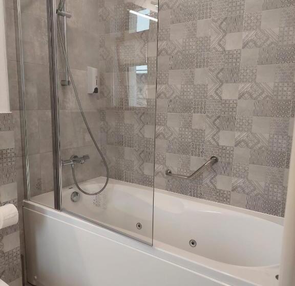 バスタブ付きスタンダードルーム, Urban