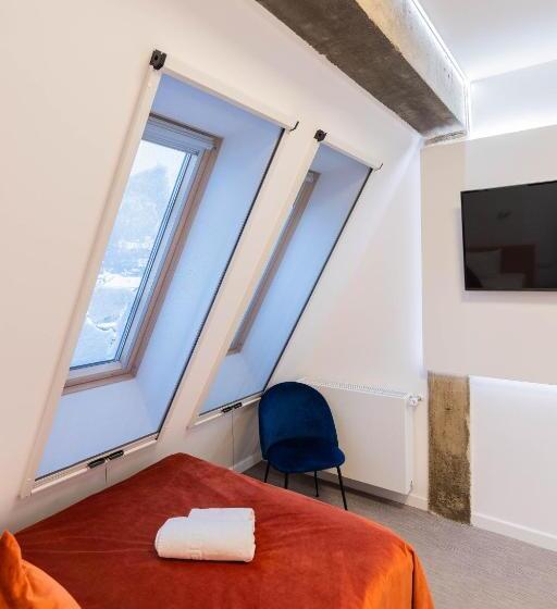 スタンダードシングルルーム, Urban