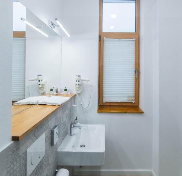 スタンダードルーム, Urban