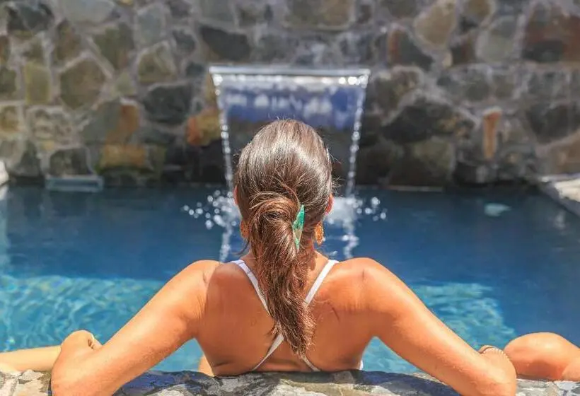 بنگله خانوادگی, Habitation Saint Charles   Hôtel De Charme & Spa