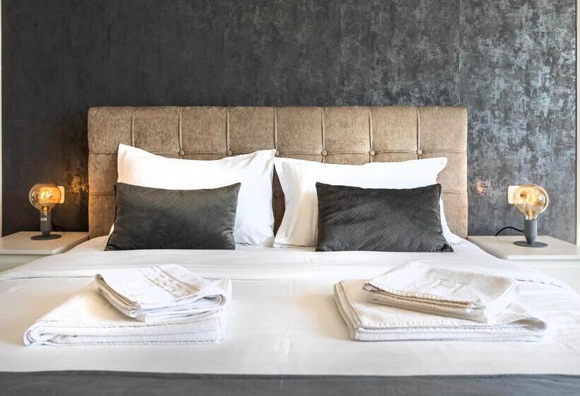 Номер Стандарт с Балконом, Emerald Residence
