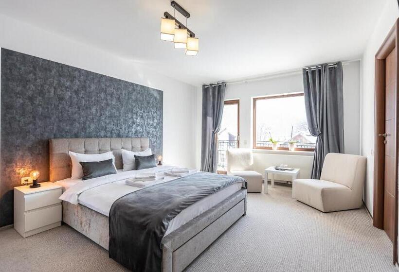 バルコニー付きスタンダードルーム, Emerald Residence