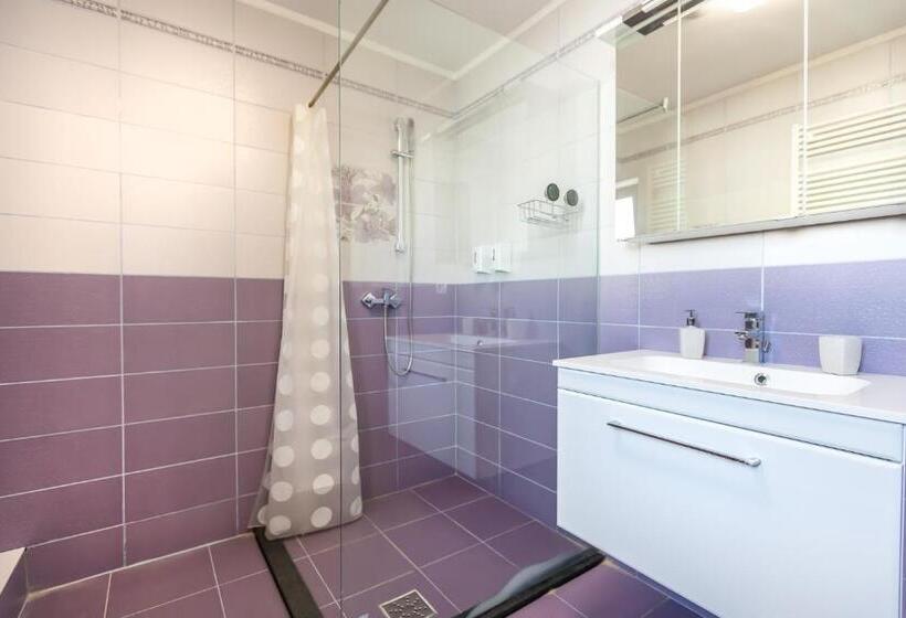 スタンダードルーム, Emerald Residence