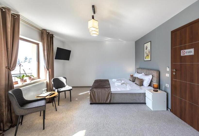 スタンダードトリプルルーム, Emerald Residence