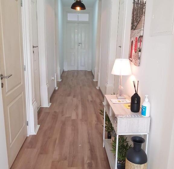 اتاق لوکس, Garden Place Alojamento Local