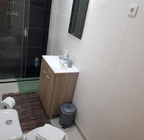 اتاق لوکس, Garden Place Alojamento Local