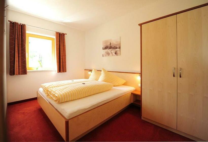 침실 1개 아파트, Chesa Arella