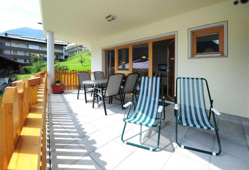 침실 1개 아파트, Chesa Arella