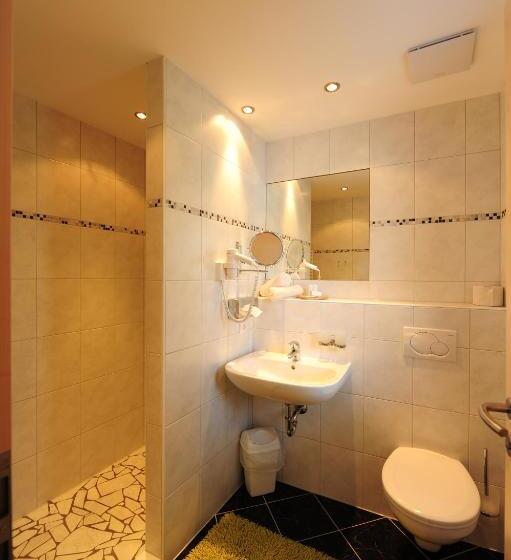 침실 2개 아파트, Chesa Arella