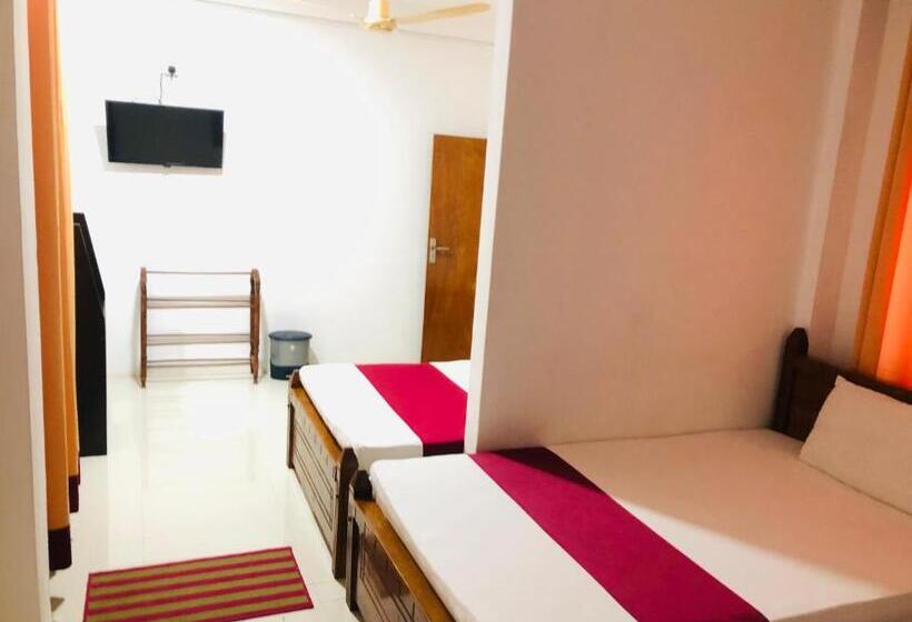 חדר סטנדרט לארבעה, Lovusiyah