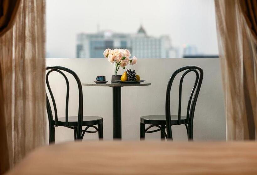 سوییت جونیور با بالکن, Hanoi 20 Hotel & Apartment