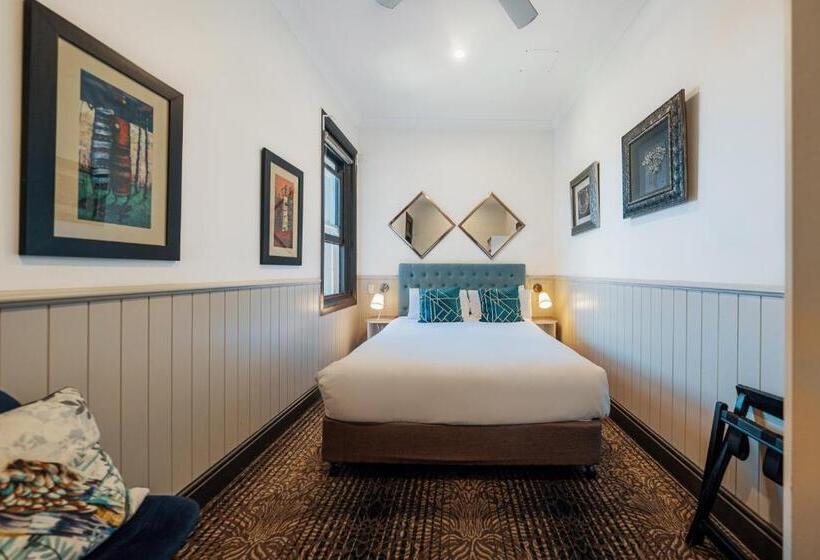 اتاق خانوادگی, Cremorne Point Manor