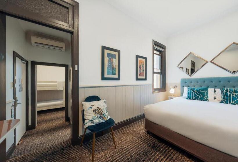 اتاق خانوادگی, Cremorne Point Manor