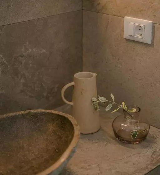 اتاق خانوادگی, Daluz Boutique