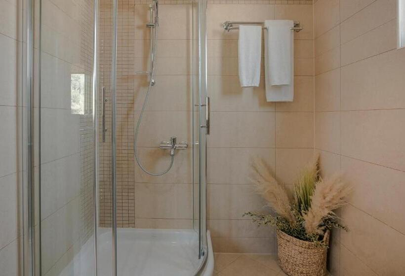 דירת שני חדרים, Daluz Boutique