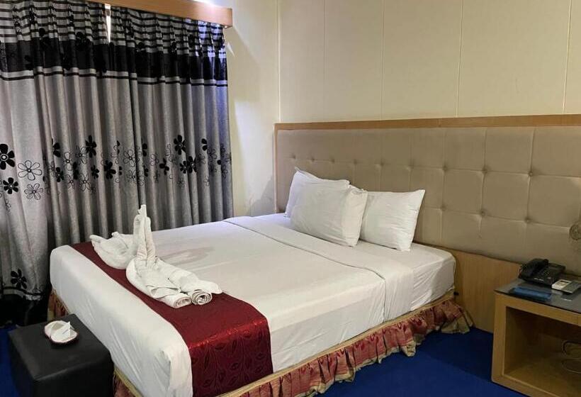 اتاق لوکس, Milina