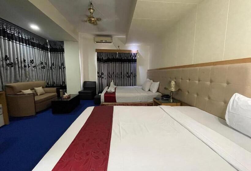 سوئیت با تخت بزرگ, Milina