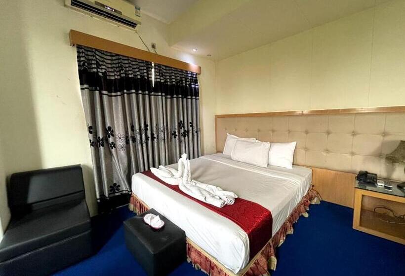 سوئیت با تخت بزرگ, Milina