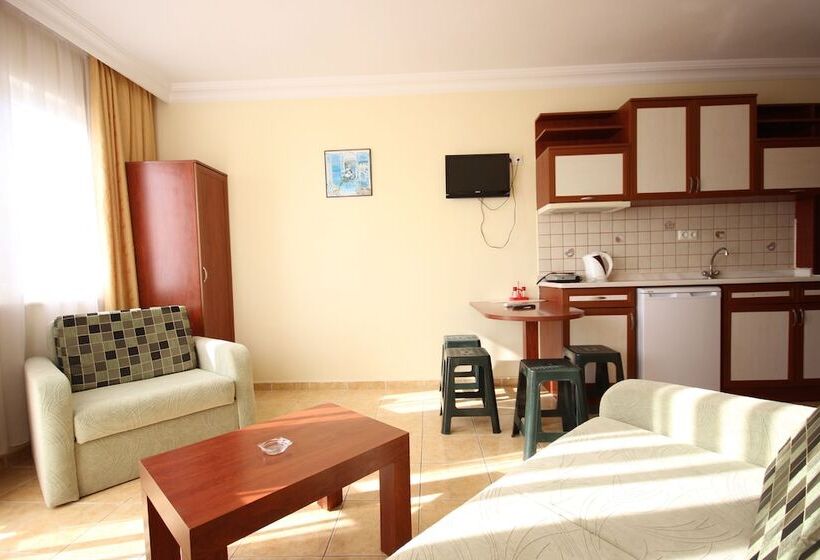 Suite Pool View, Minta Apart