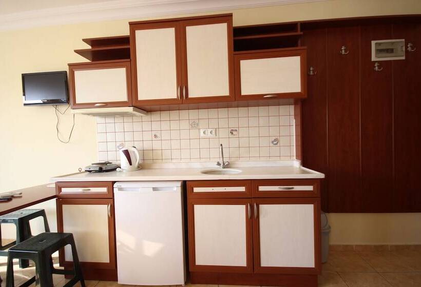 Suite Pool View, Minta Apart