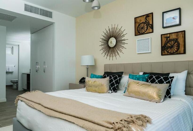 带2个卧室的公寓, Blue Residences