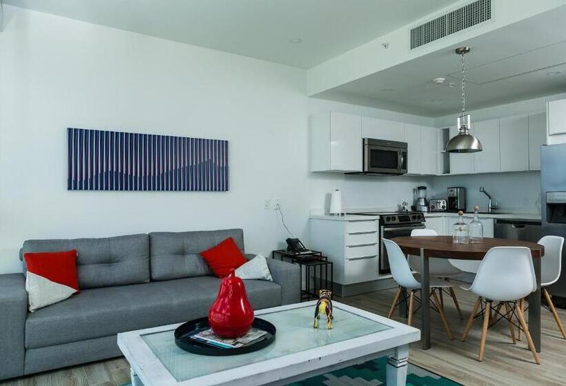 带2个卧室的公寓, Blue Residences