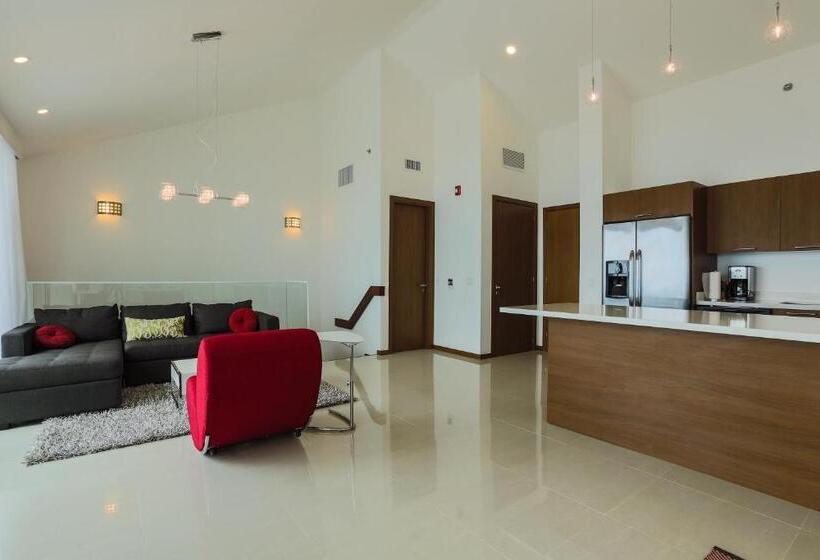 带1个卧室的顶楼公寓, Blue Residences