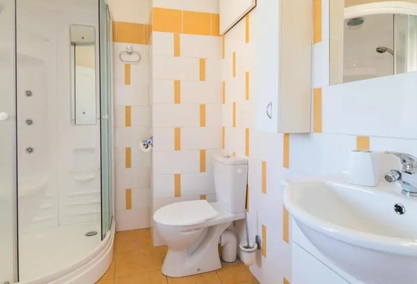 Huoneisto 1 Makuuhuone Terassi, Apartmány Fojtova Studna