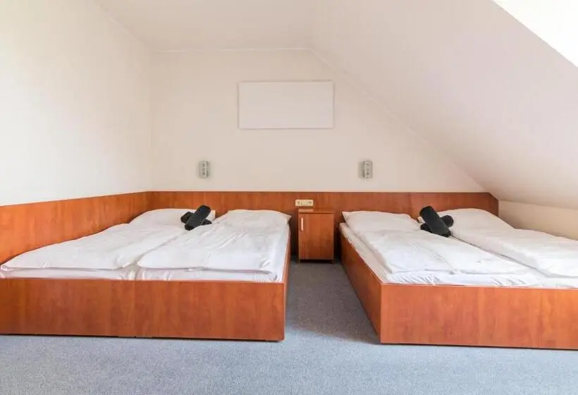 Huoneisto 1 Makuuhuone Terassi, Apartmány Fojtova Studna
