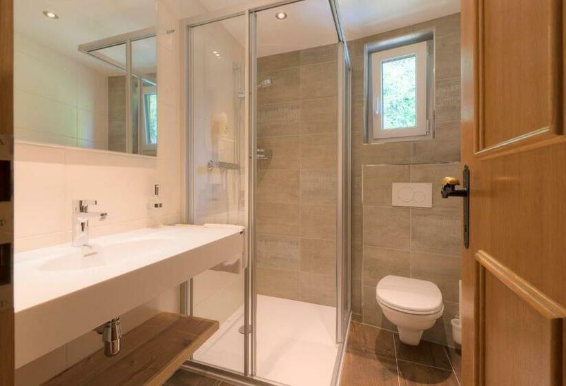 غرفة قياسية فردية, Das Elisabeth