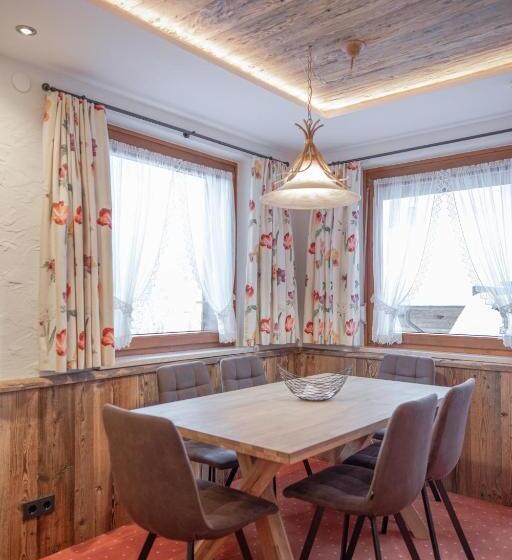 شقة غرفة واحدة, Das Elisabeth