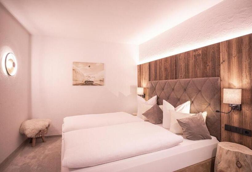 جناح جونيور, Das Elisabeth