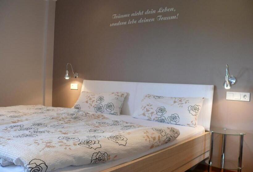 Номер Стандарт, Ferienweingut Wolfgang Adamy