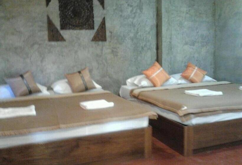 بنجلو عائلى, Tamarind Grand Resort Mae Sariang