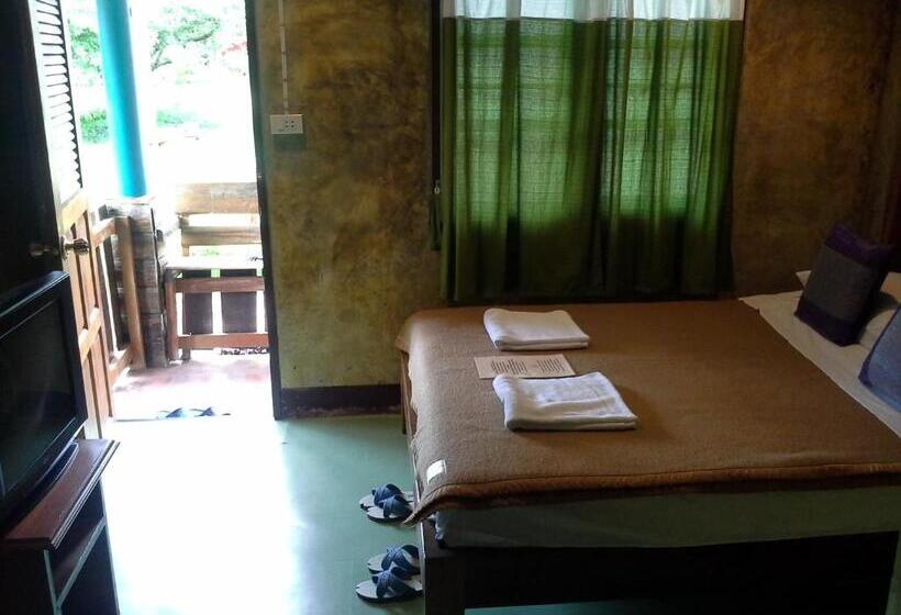 بنجلو قياسى, Tamarind Grand Resort Mae Sariang