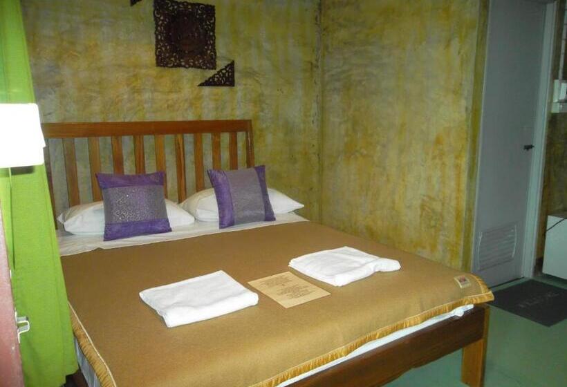 بنجلو قياسى, Tamarind Grand Resort Mae Sariang