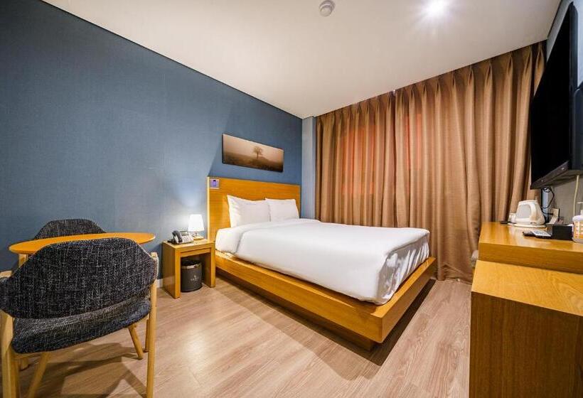 اتاق کلاس بیزنس, Lamer