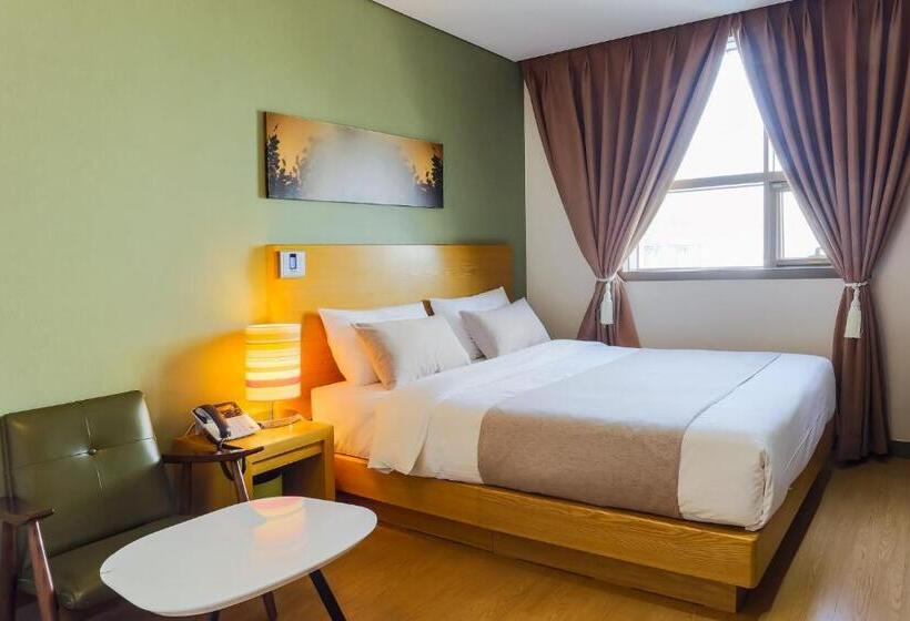 اتاق کلاس بیزنس, Lamer