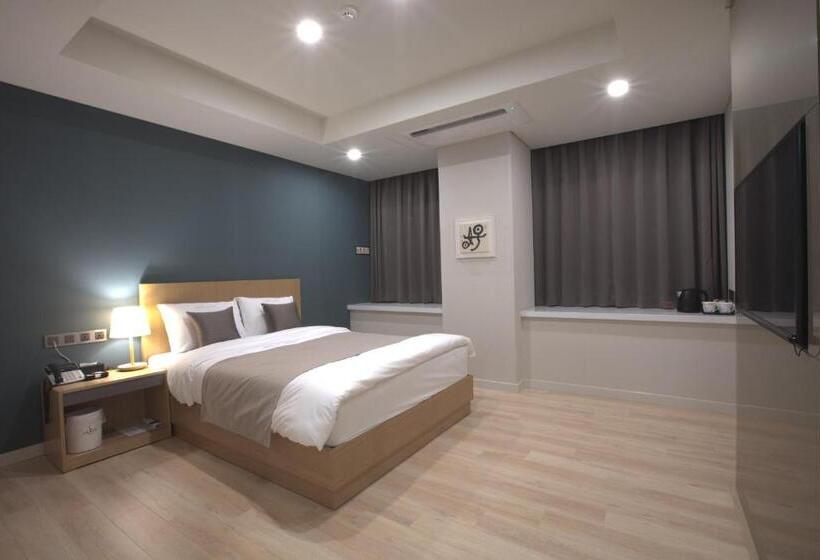 اتاق استاندارد, Lamer