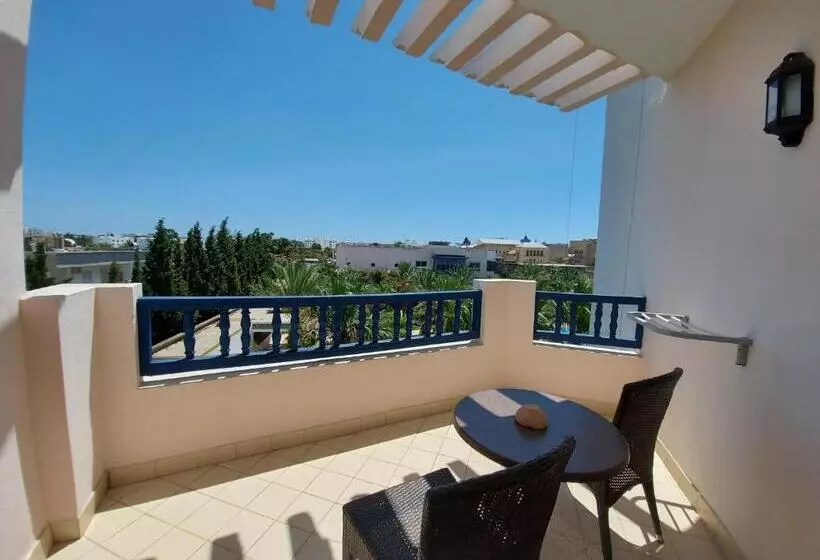 اتاق یک تخته با چشم‌انداز استخر, Eden Yasmine Resort & Spa