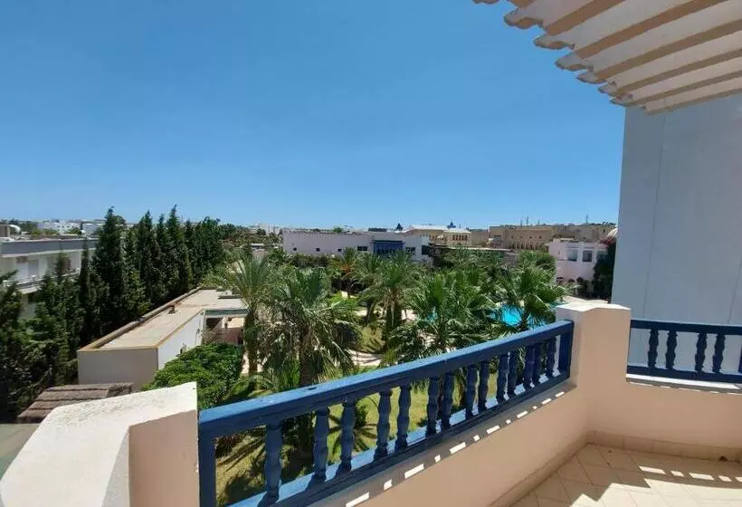 اتاق یک تخته با چشم‌انداز استخر, Eden Yasmine Resort & Spa