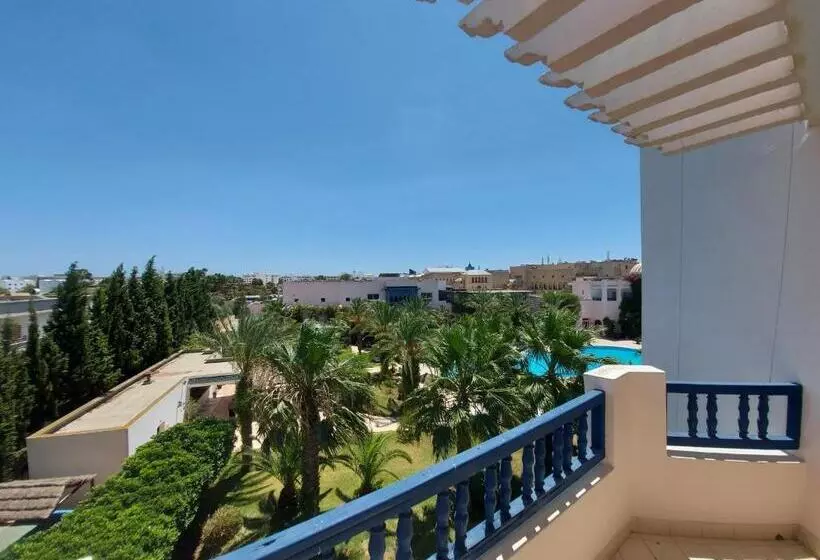 اتاق یک تخته با چشم‌انداز استخر, Eden Yasmine Resort & Spa