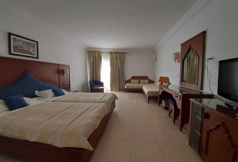 スタンダード４人部屋, Eden Yasmine Resort & Spa