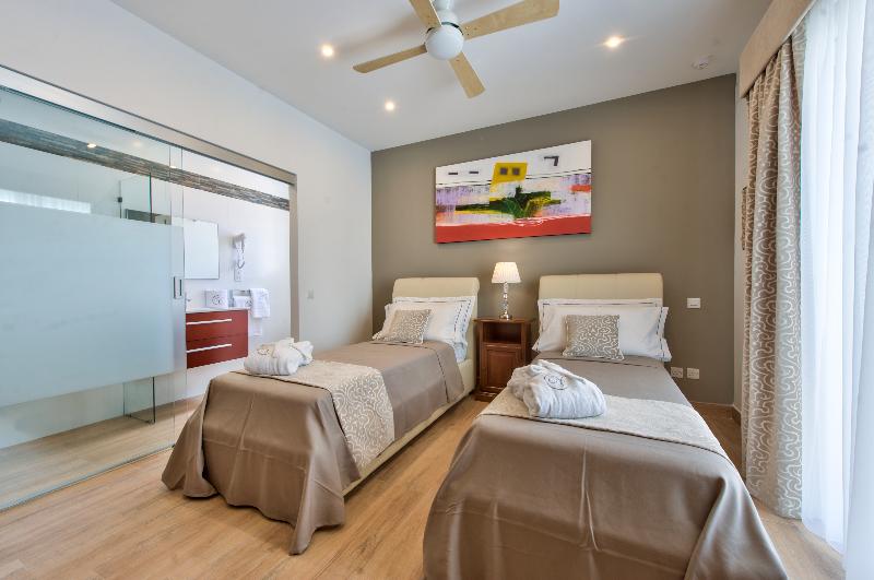 デラックスルーム, Fair Park