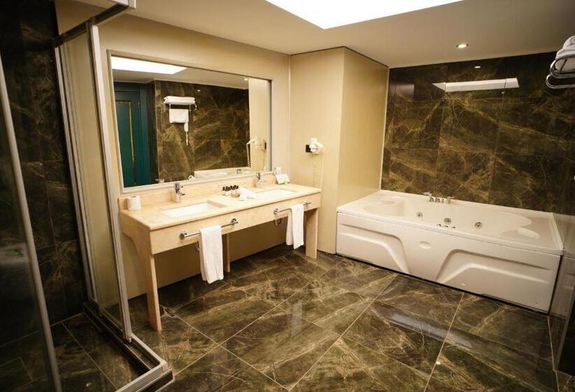 キングサイズベッドのスイートルーム, Gazelle Resort & Spa