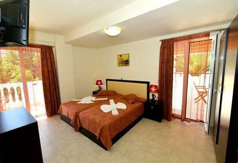 סוויטה נוף לגינה, Golden Rose Suites