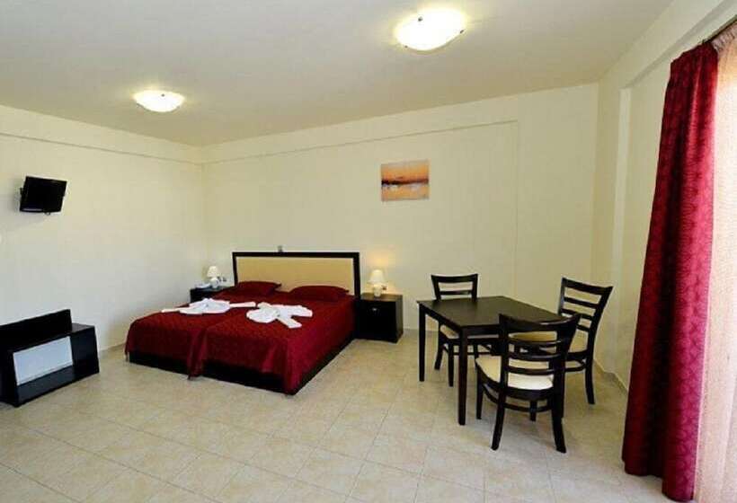 סוויטה משפחתית, Golden Rose Suites