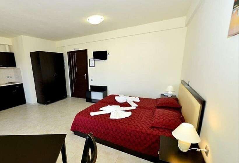 סוויטה משפחתית, Golden Rose Suites